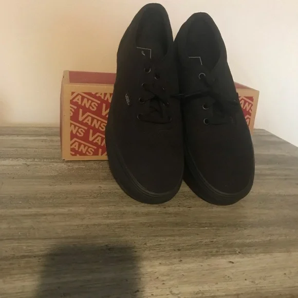 Brand New Black Vans! Size 9 - Picture 11 of 12